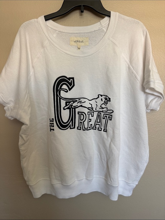 THE GREAT. Tops - THE GREAT. White Shortsleeve Sweatshirt with Black Logo. Size 3